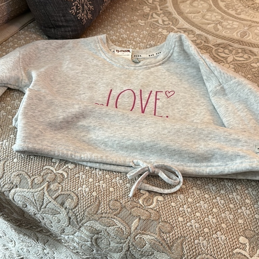 Rae Dunn NWT sweatshirt light gray Love drawstring pink medium - Picture 7 of 8